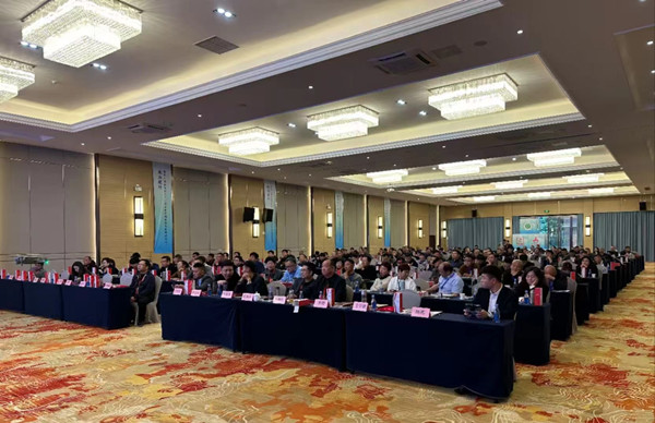三聯(lián)機(jī)械亮相2024第三屆仿石PC企業(yè)技術(shù)交流大會(huì)，助力綠色建材創(chuàng)新升級(jí)